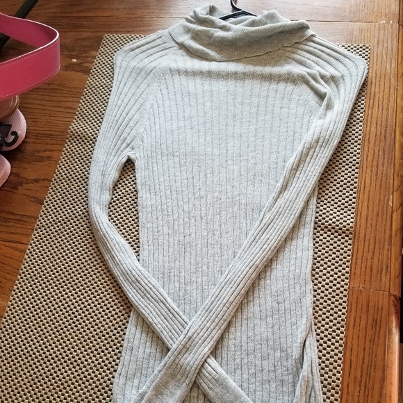 Mossimo Slim fit Turtle neck size Xsmall - Picture 1 of 3